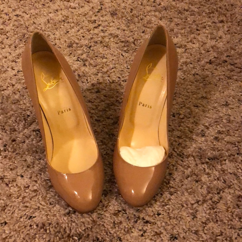 Brand new Christian Louboutin Nude Fififa 100mm